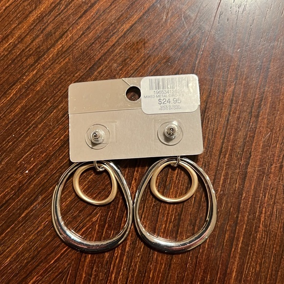 Chico’s earrings + free 🎁 gift - Picture 2 of 2